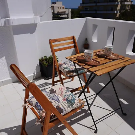 El Condor Casa Rhodes City